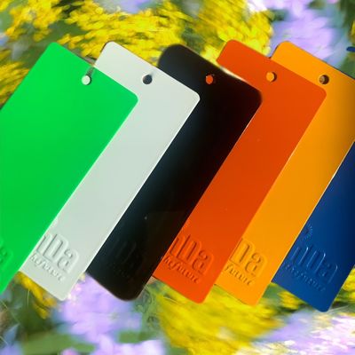 ทนต่ออากาศ สีกระจ่างสูง ทนต่อการกัดกร่อน สี poliester Powder Coating Electrostatic Spray Paint