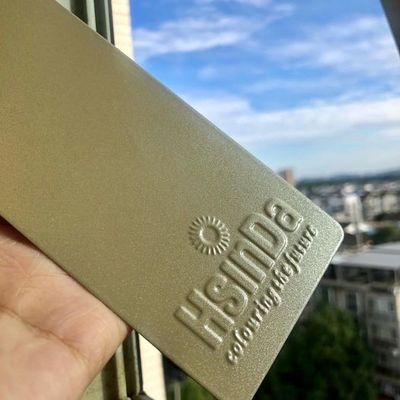 ผิวเคลือบผิวขาวพอลิเอสเตอร์อีโป๊กซี่ประสิทธิภาพโลหะผูกสําหรับประตู